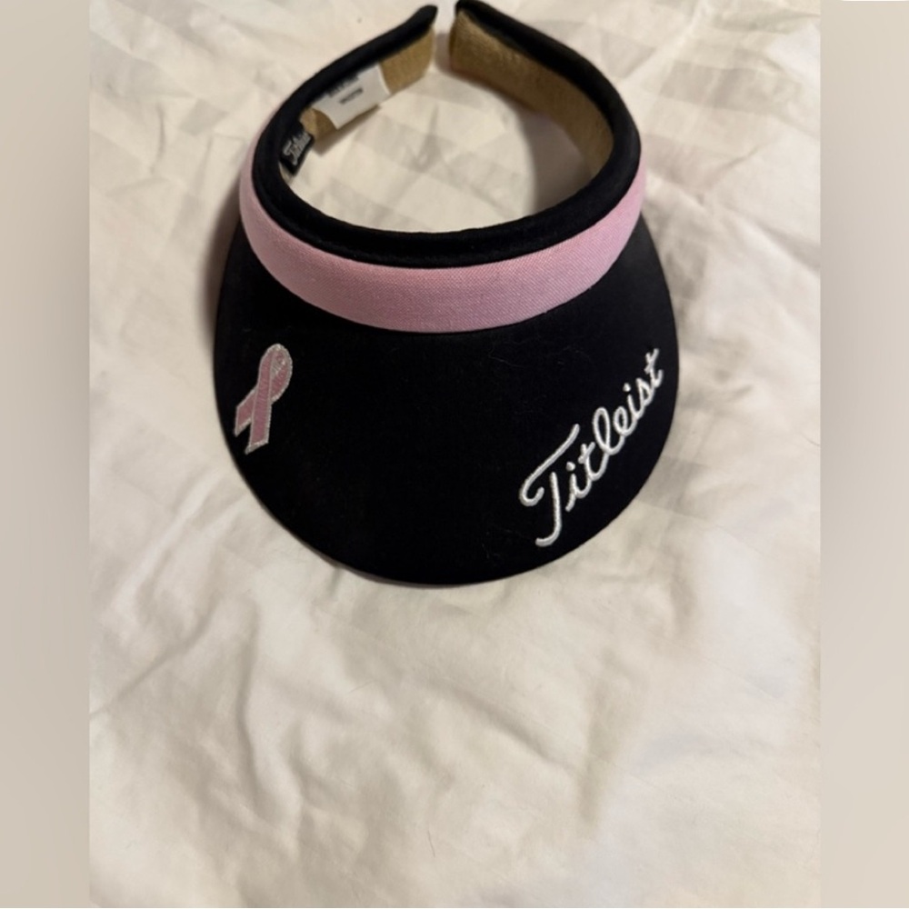 Titleist Women's Black and Pink Golf Visor - Picture 1 of 1